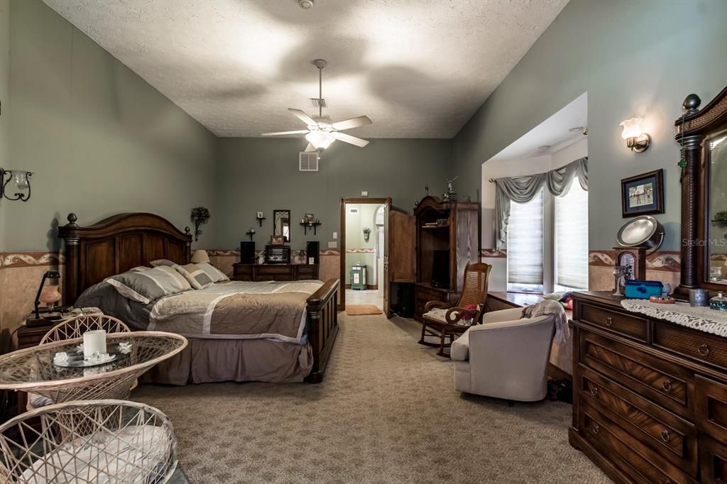 For Sale: $1,300,000 (4 beds, 4 baths, 3127 Square Feet)