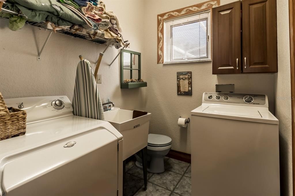 For Sale: $1,300,000 (4 beds, 4 baths, 3127 Square Feet)