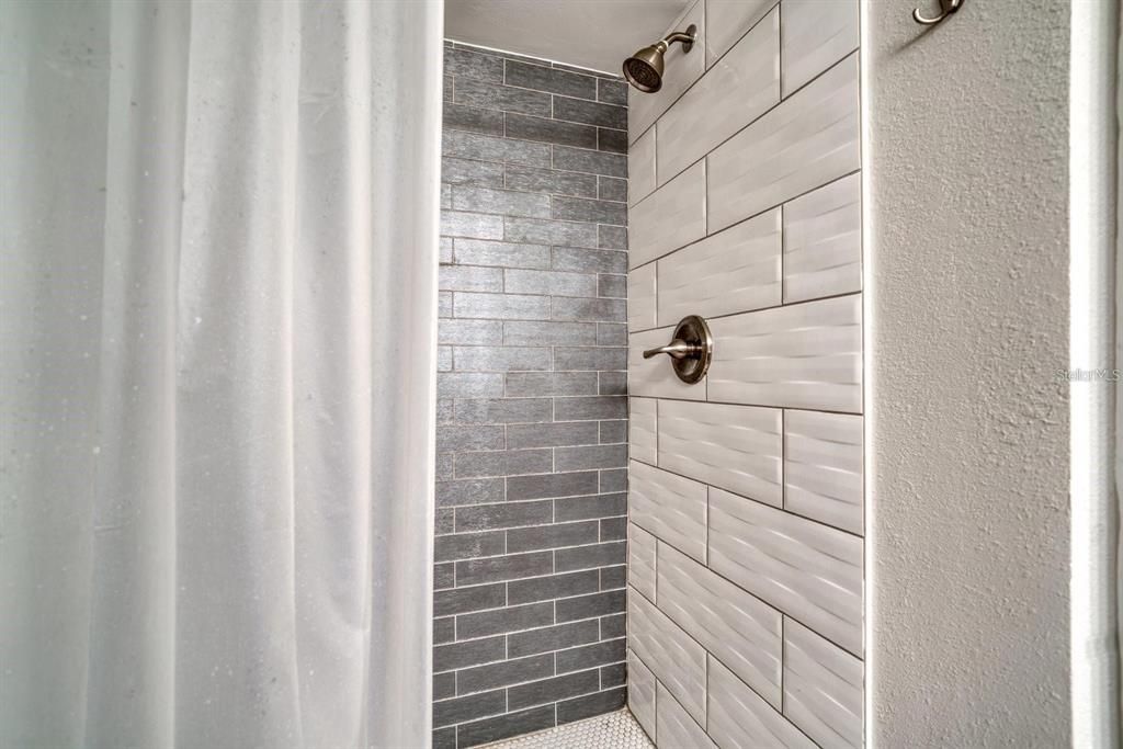 На продажу: $249,000 (2 спален, 2 ванн, 1090 Квадратных фут)