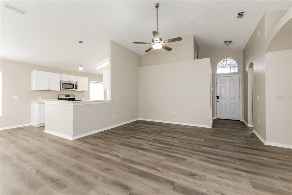 出租: $1,695 (3 贝兹, 2 浴室, 1412 平方英尺)