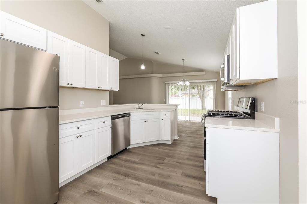 出租: $1,695 (3 贝兹, 2 浴室, 1412 平方英尺)