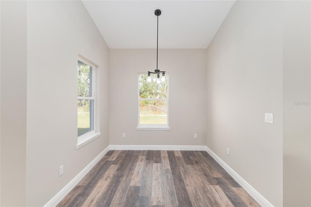 待售: $319,000 (3 贝兹, 2 浴室, 1724 平方英尺)