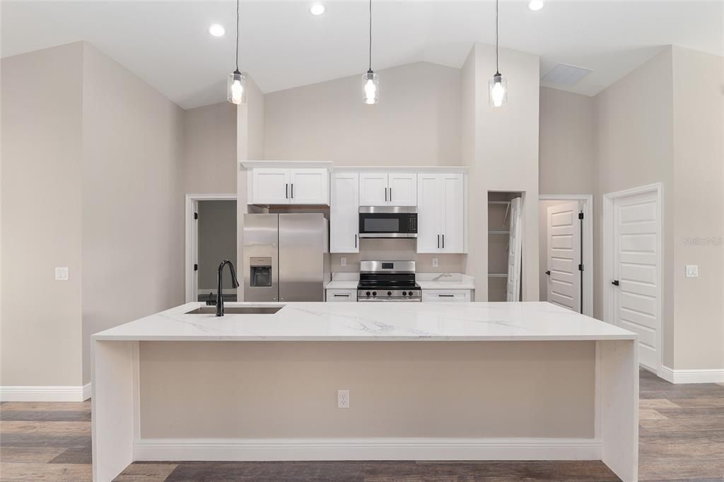 待售: $319,000 (3 贝兹, 2 浴室, 1724 平方英尺)