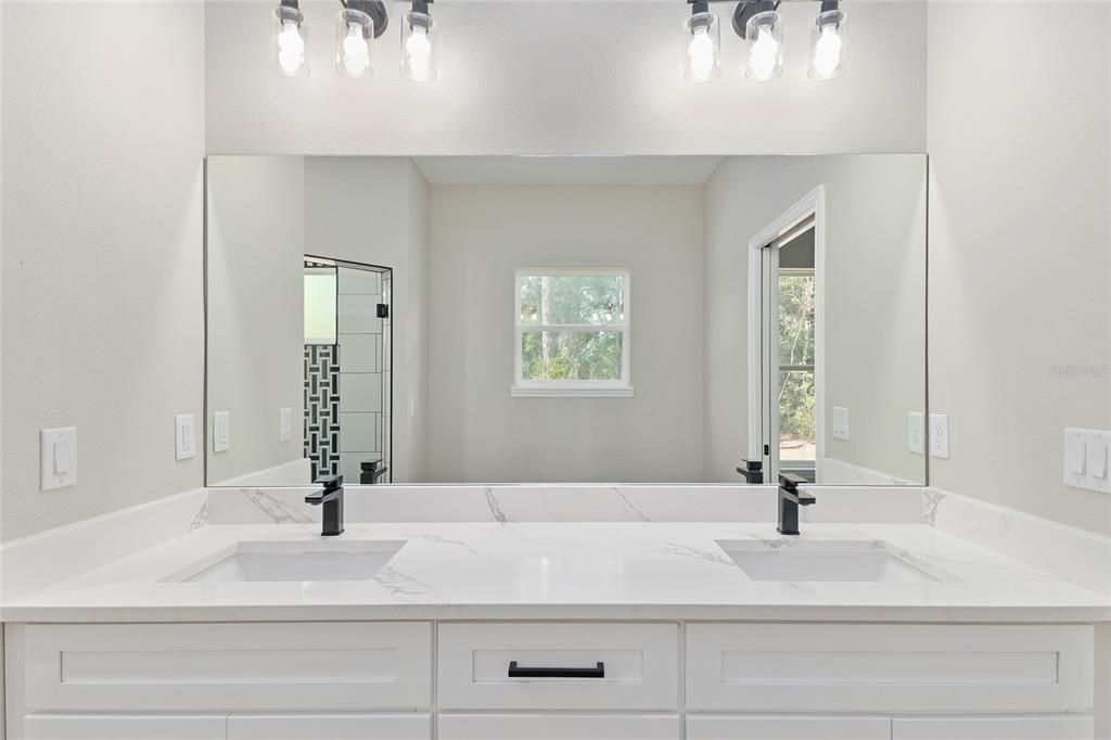 待售: $319,000 (3 贝兹, 2 浴室, 1724 平方英尺)