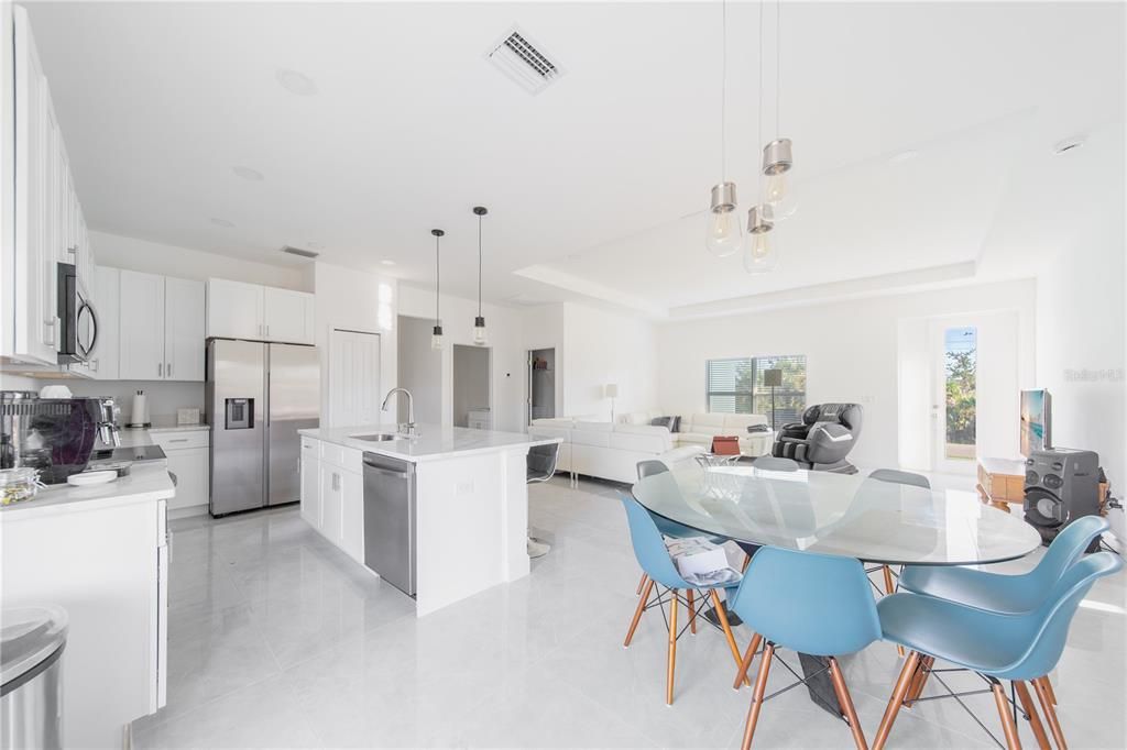 En Venta: $465,000 (3 camas, 2 baños, 1678 Pies cuadrados)