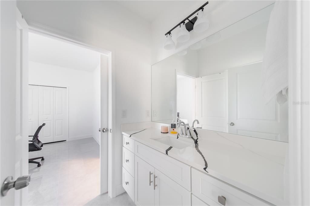 En Venta: $465,000 (3 camas, 2 baños, 1678 Pies cuadrados)