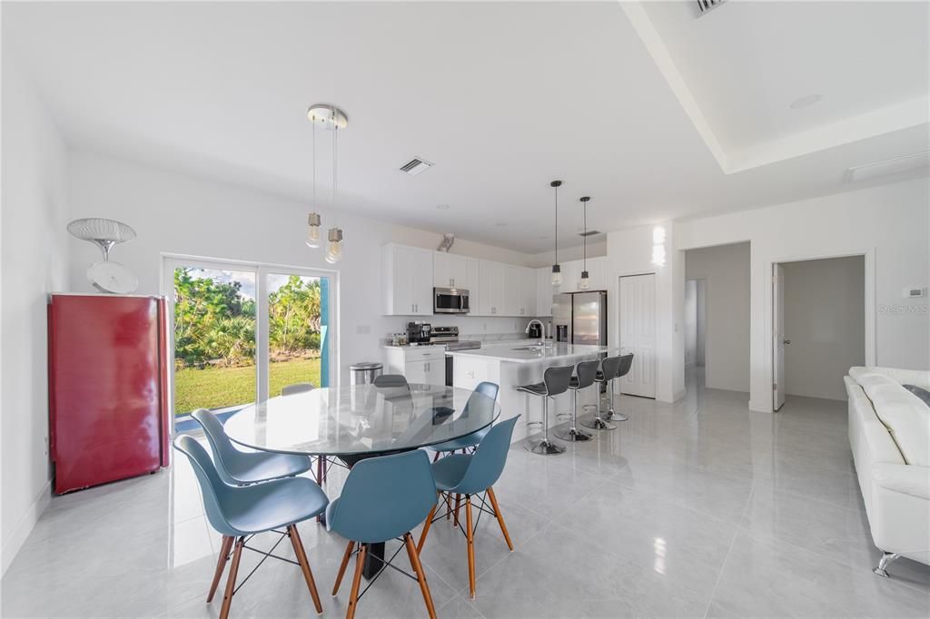 En Venta: $465,000 (3 camas, 2 baños, 1678 Pies cuadrados)