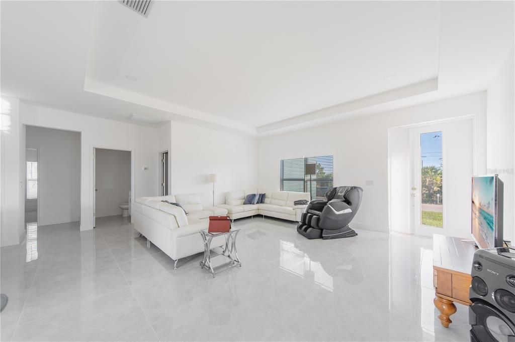 En Venta: $465,000 (3 camas, 2 baños, 1678 Pies cuadrados)