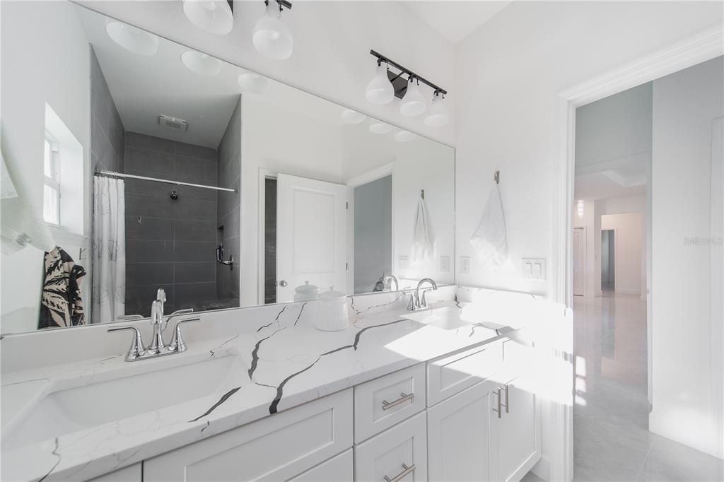 En Venta: $465,000 (3 camas, 2 baños, 1678 Pies cuadrados)