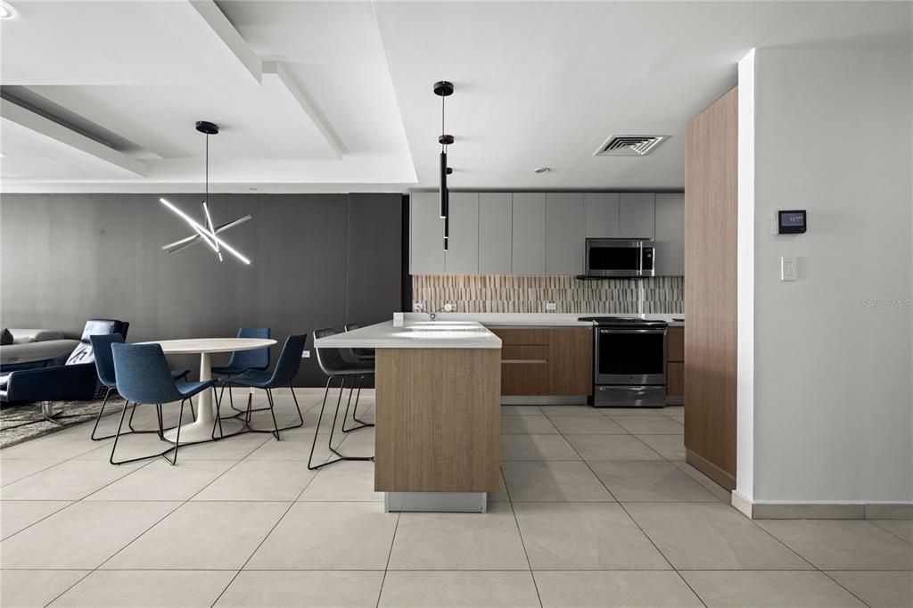 En Venta: $1,375,000 (2 camas, 2 baños, 1470 Pies cuadrados)