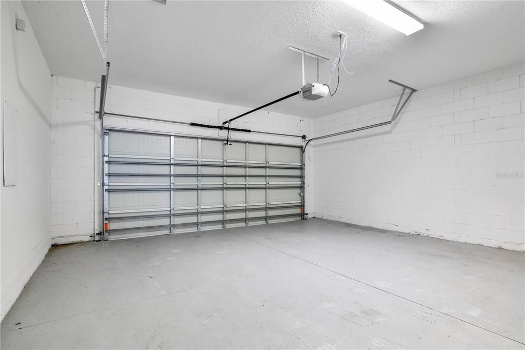 For Sale: $380,000 (4 beds, 4 baths, 2404 Square Feet)