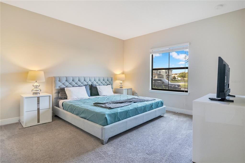 For Sale: $380,000 (4 beds, 4 baths, 2404 Square Feet)