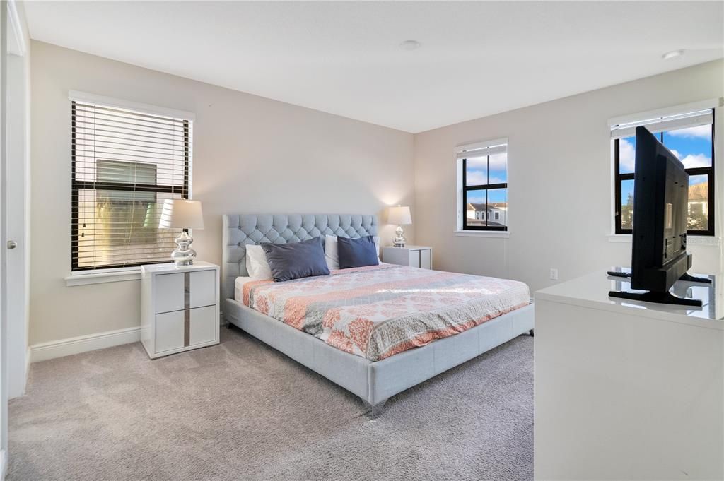 For Sale: $380,000 (4 beds, 4 baths, 2404 Square Feet)