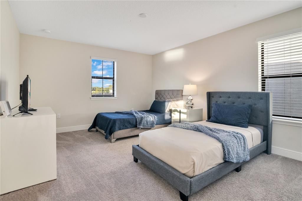 For Sale: $380,000 (4 beds, 4 baths, 2404 Square Feet)