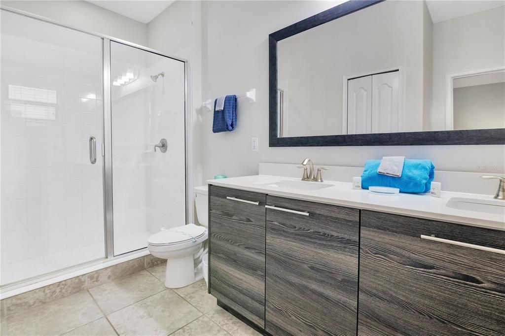 For Sale: $380,000 (4 beds, 4 baths, 2404 Square Feet)