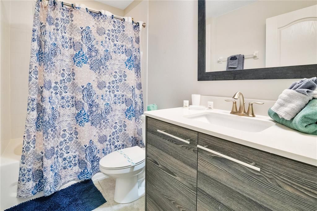 For Sale: $380,000 (4 beds, 4 baths, 2404 Square Feet)