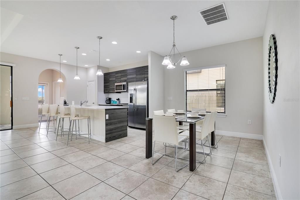 For Sale: $380,000 (4 beds, 4 baths, 2404 Square Feet)