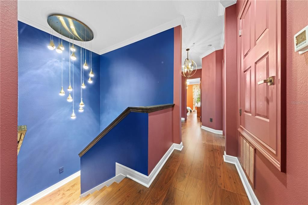 合同活跃: $1,398,000 (5 贝兹, 4 浴室, 3216 平方英尺)