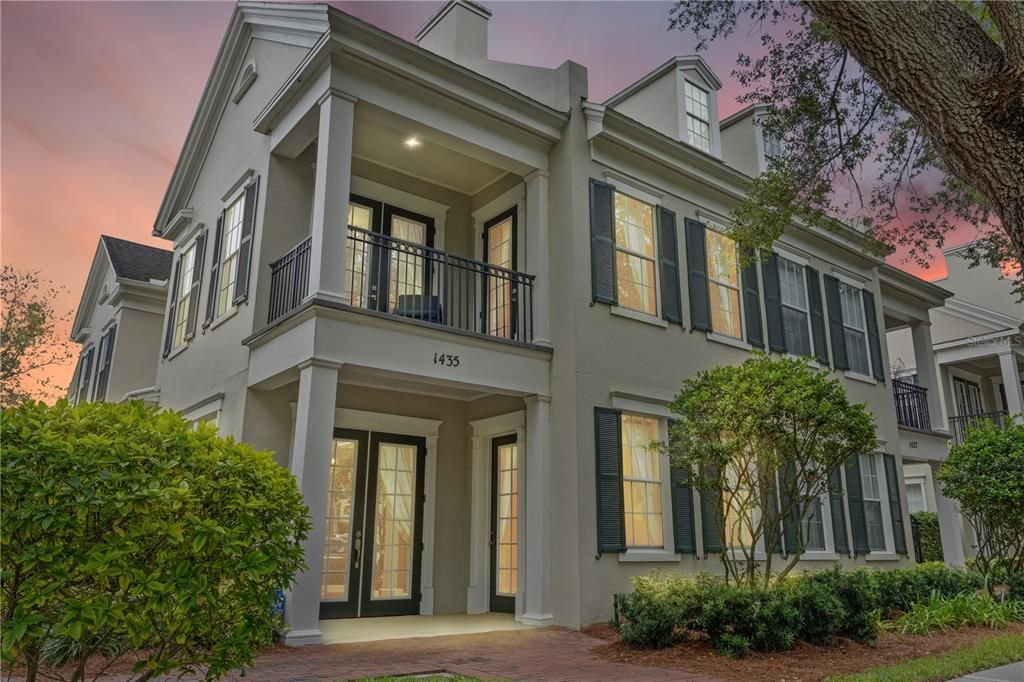 合同活跃: $1,398,000 (5 贝兹, 4 浴室, 3216 平方英尺)