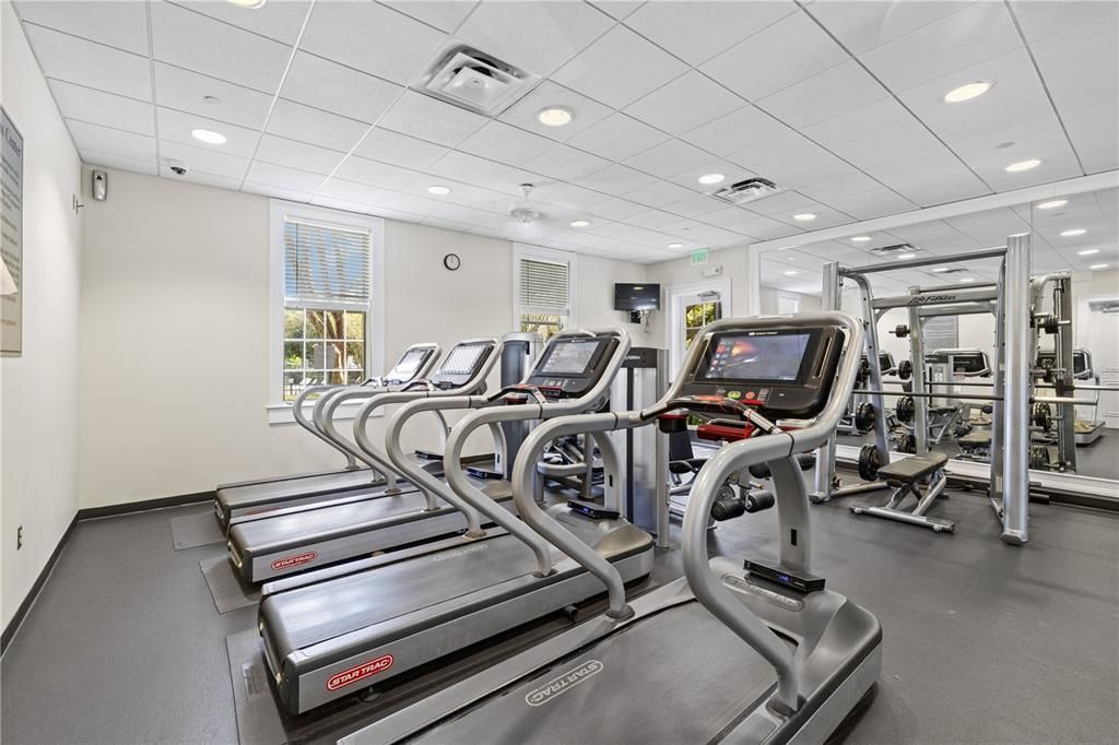 合同活跃: $1,398,000 (5 贝兹, 4 浴室, 3216 平方英尺)