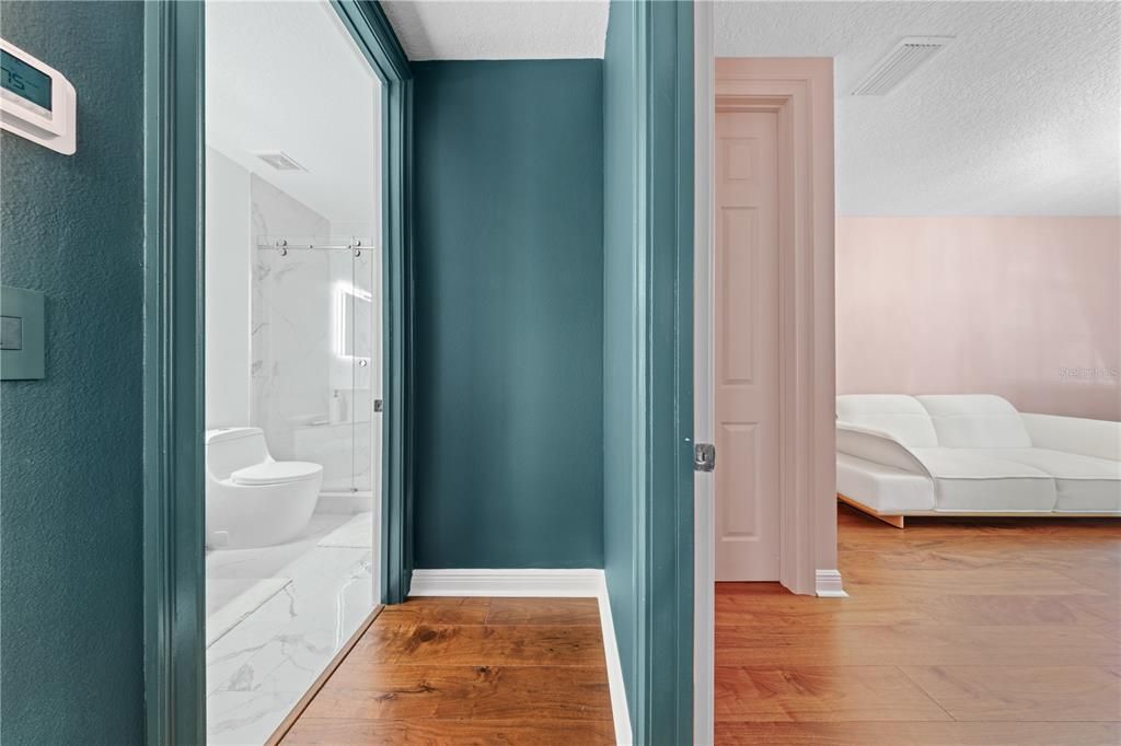 合同活跃: $1,398,000 (5 贝兹, 4 浴室, 3216 平方英尺)