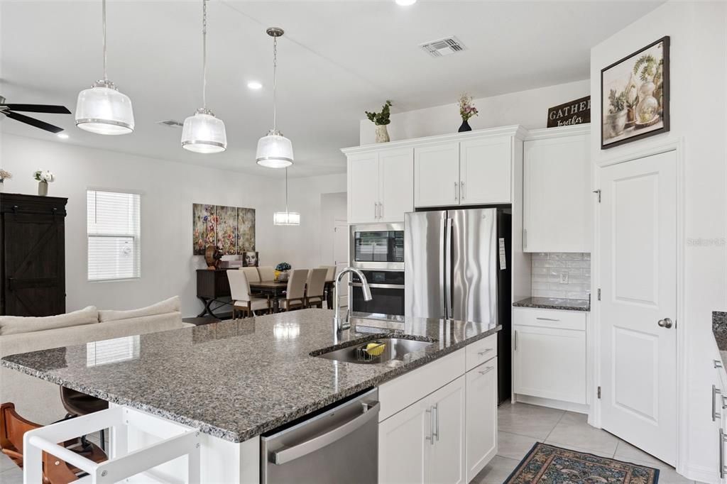 На продажу: $494,900 (4 спален, 2 ванн, 2873 Квадратных фут)