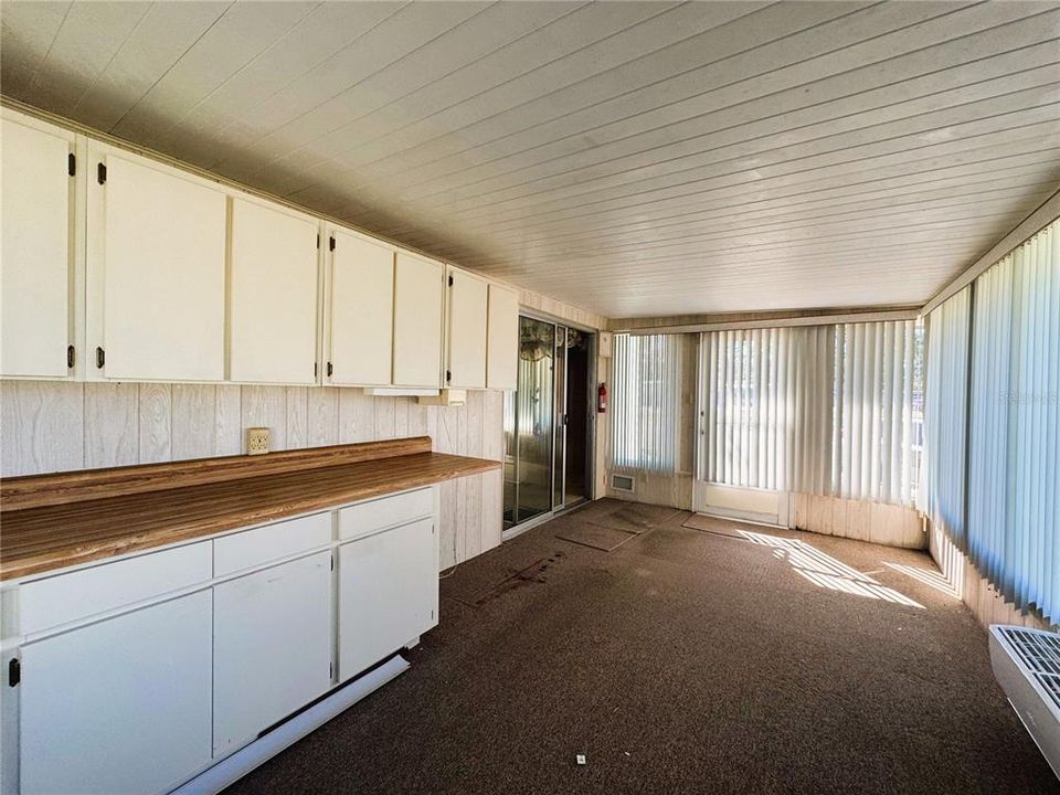 合同活跃: $114,900 (2 贝兹, 2 浴室, 1152 平方英尺)