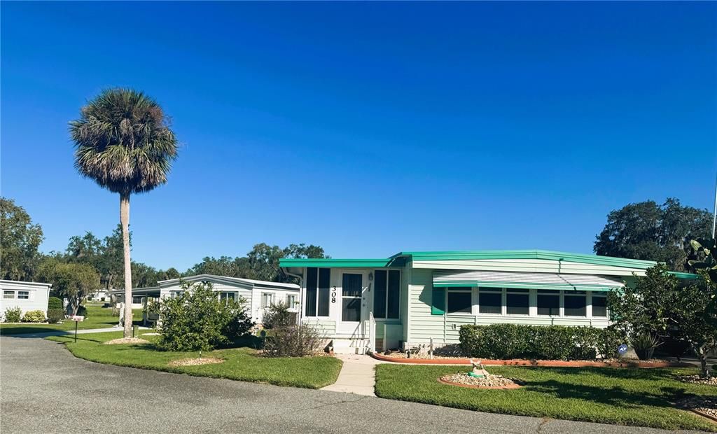 合同活跃: $114,900 (2 贝兹, 2 浴室, 1152 平方英尺)