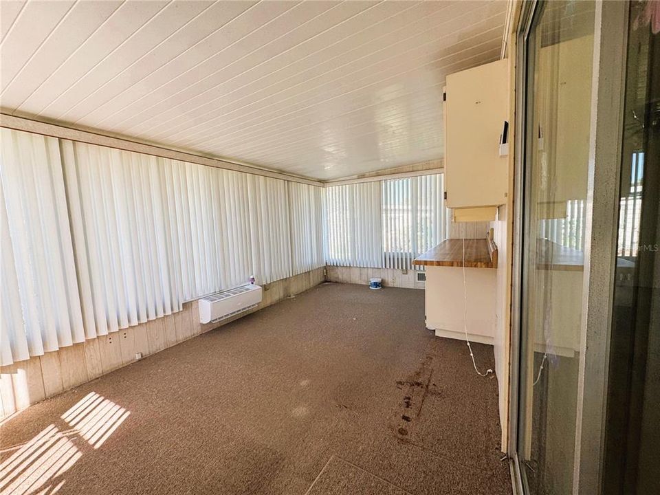 合同活跃: $114,900 (2 贝兹, 2 浴室, 1152 平方英尺)