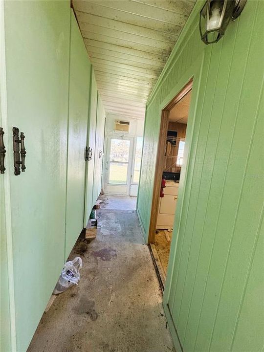 合同活跃: $114,900 (2 贝兹, 2 浴室, 1152 平方英尺)