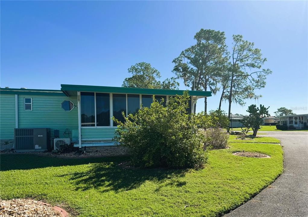 合同活跃: $114,900 (2 贝兹, 2 浴室, 1152 平方英尺)