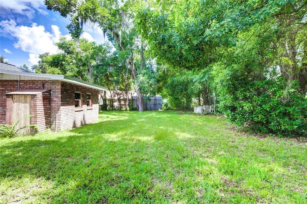 For Sale: $234,900 (2 beds, 1 baths, 1064 Square Feet)