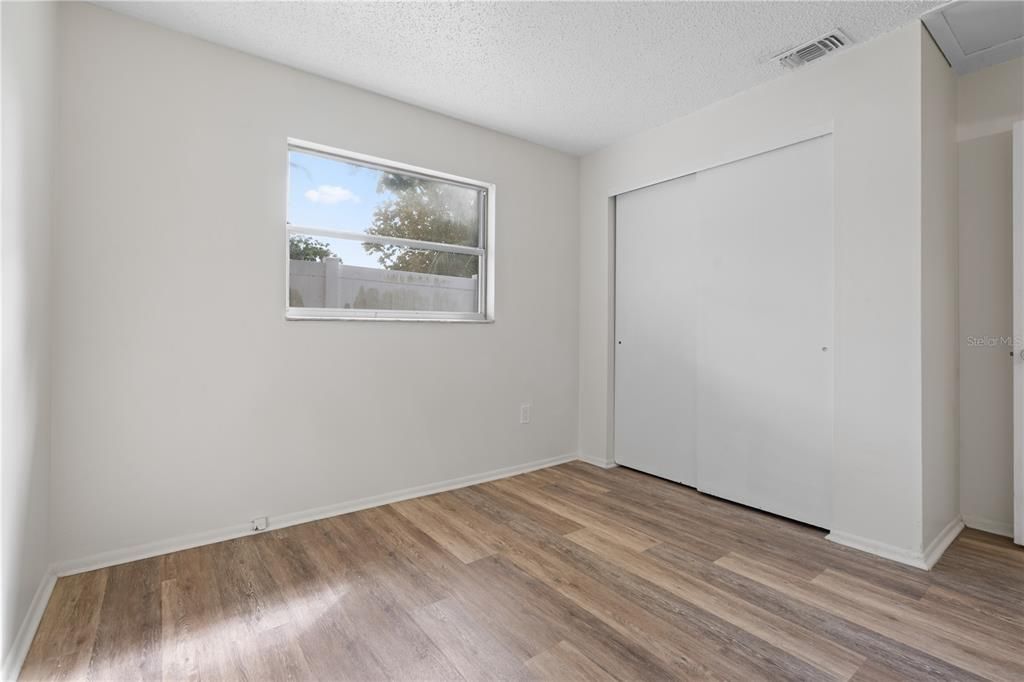 For Rent: $1,400 (2 beds, 1 baths, 900 Square Feet)