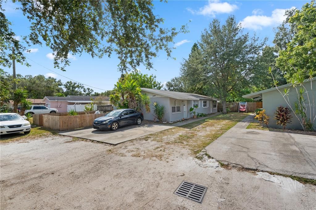 For Rent: $1,400 (2 beds, 1 baths, 900 Square Feet)