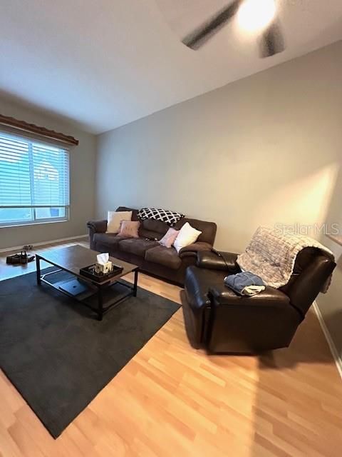 Active With Contract: $272,000 (2 beds, 2 baths, 936 Square Feet)