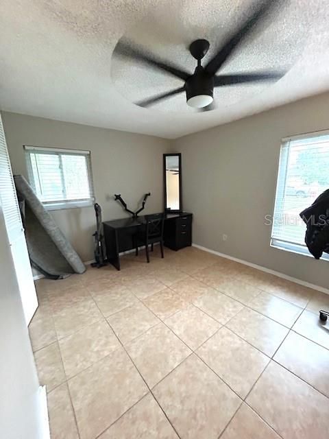 Active With Contract: $272,000 (2 beds, 2 baths, 936 Square Feet)