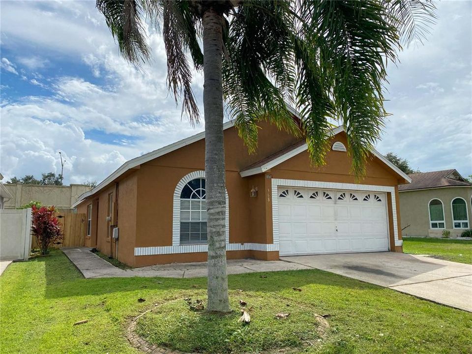 Recently Rented: $1,995 (4 beds, 2 baths, 1345 Square Feet)