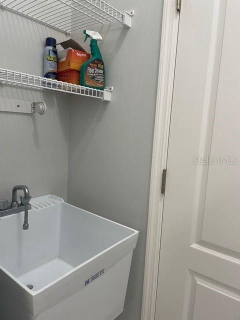 В аренду: $2,600 (4 спален, 2 ванн, 2064 Квадратных фут)