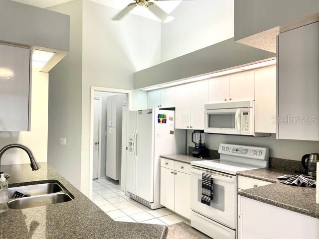 В аренду: $2,600 (4 спален, 2 ванн, 2064 Квадратных фут)