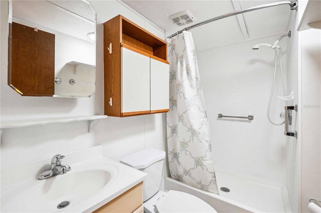 На продажу: $124,500 (2 спален, 2 ванн, 976 Квадратных фут)