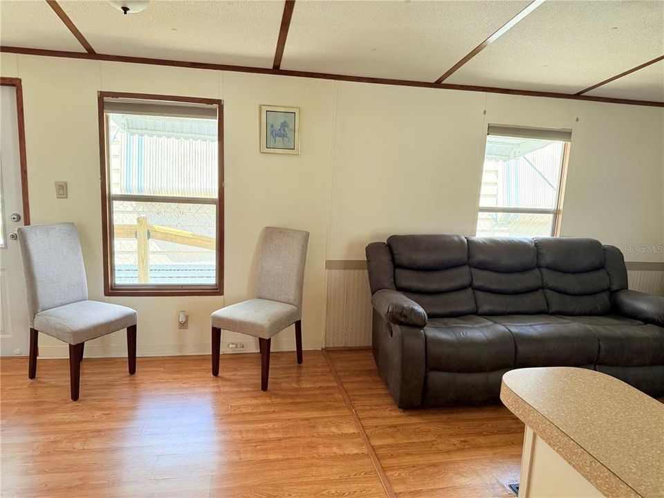 На продажу: $124,500 (2 спален, 2 ванн, 976 Квадратных фут)