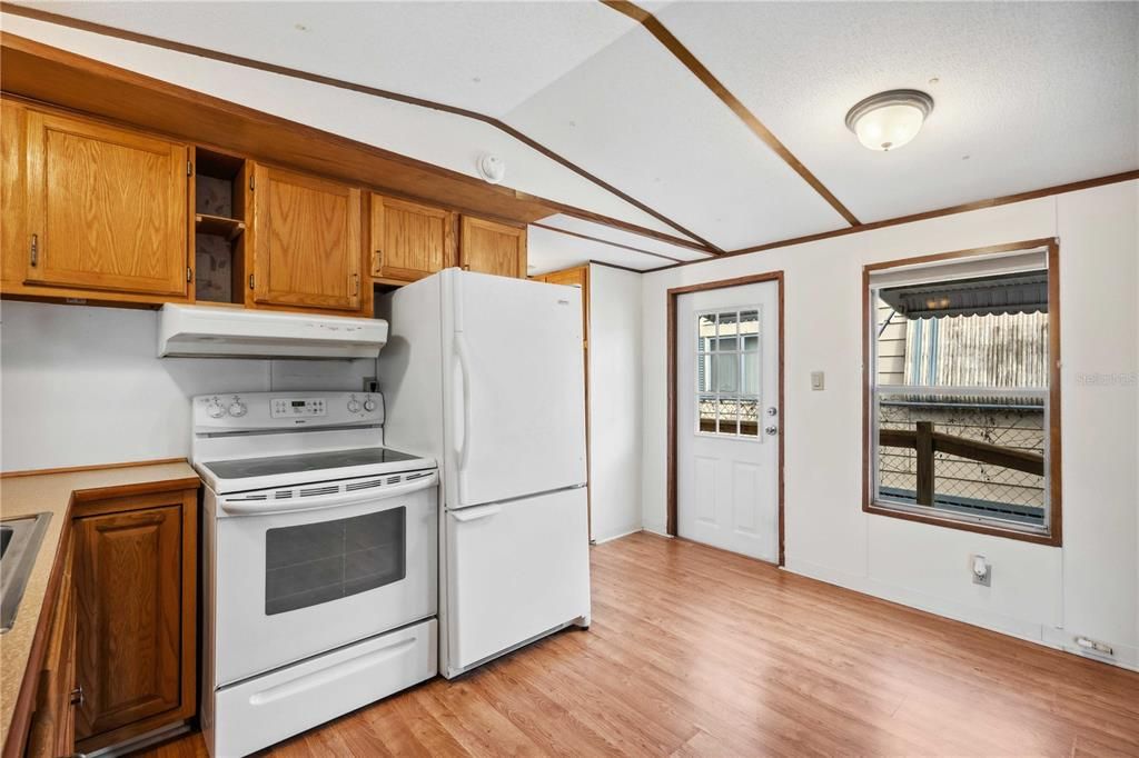 На продажу: $124,500 (2 спален, 2 ванн, 976 Квадратных фут)