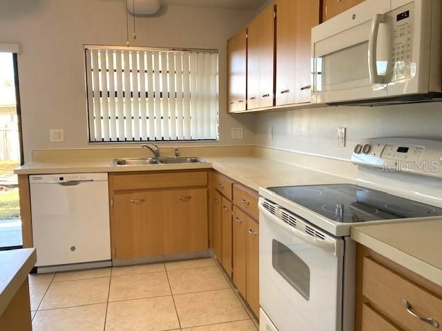 For Rent: $1,900 (2 beds, 2 baths, 1308 Square Feet)