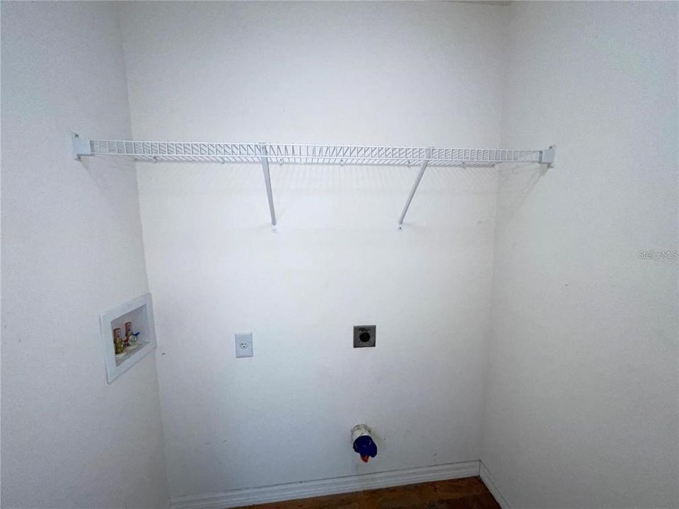 For Rent: $1,990 (3 beds, 2 baths, 1582 Square Feet)