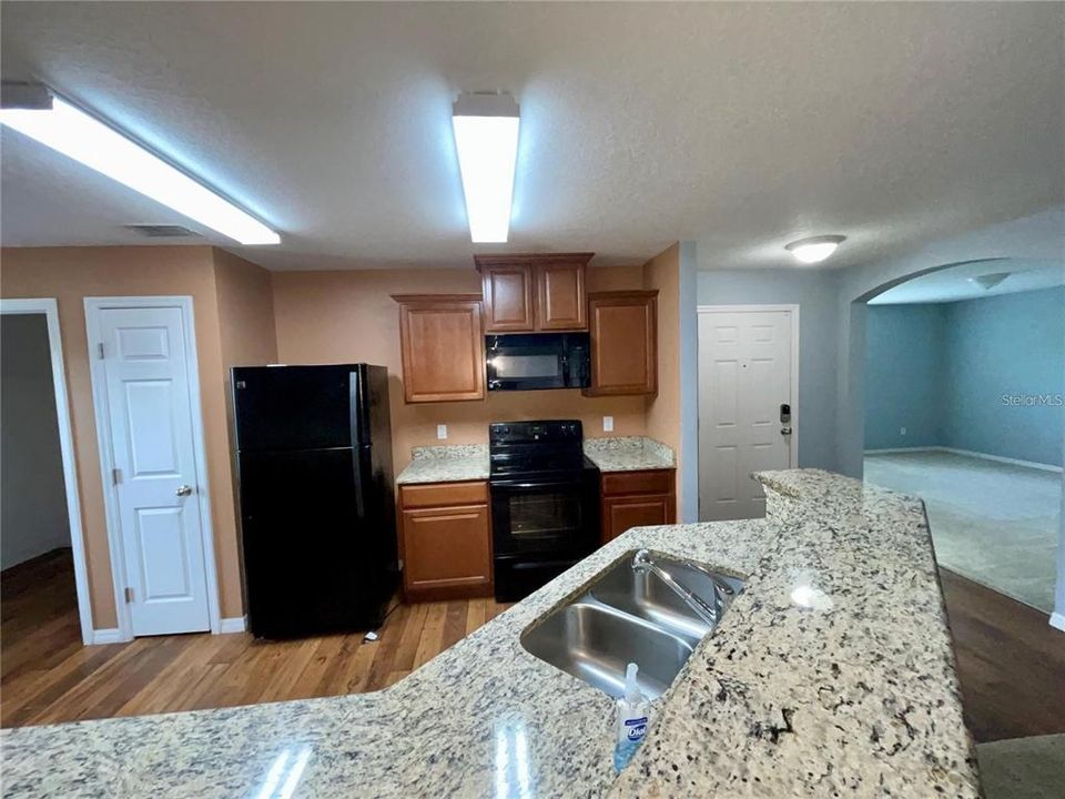 For Rent: $1,990 (3 beds, 2 baths, 1582 Square Feet)