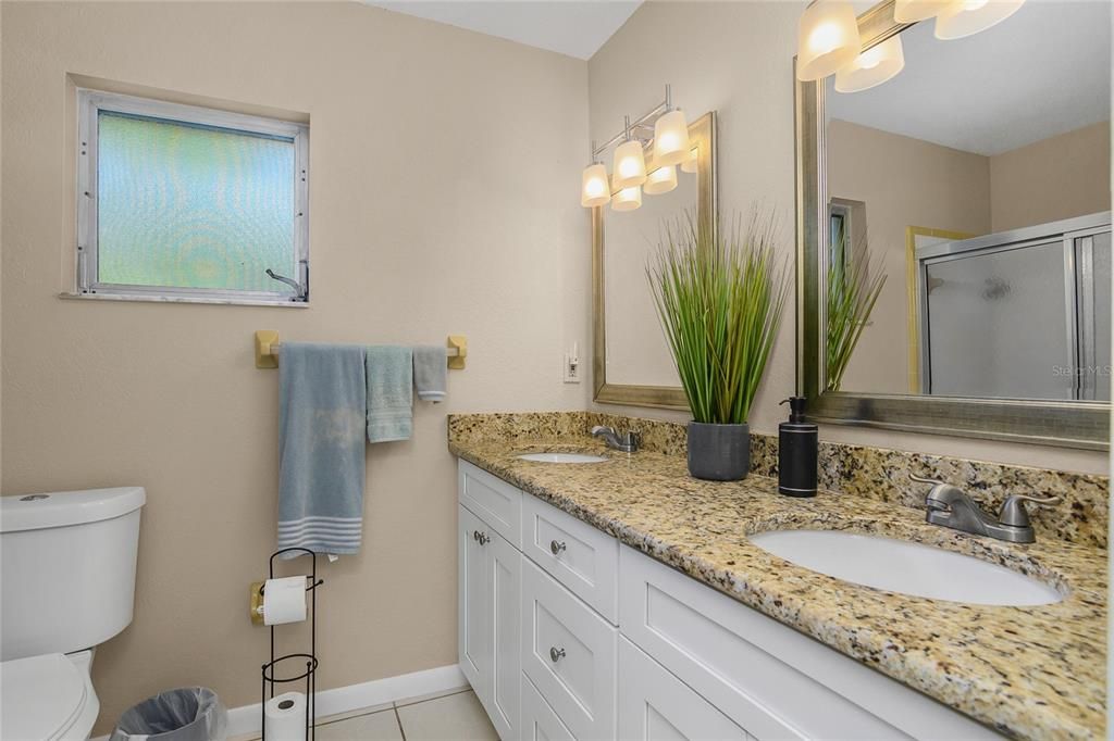 合同活跃: $399,000 (3 贝兹, 2 浴室, 1495 平方英尺)