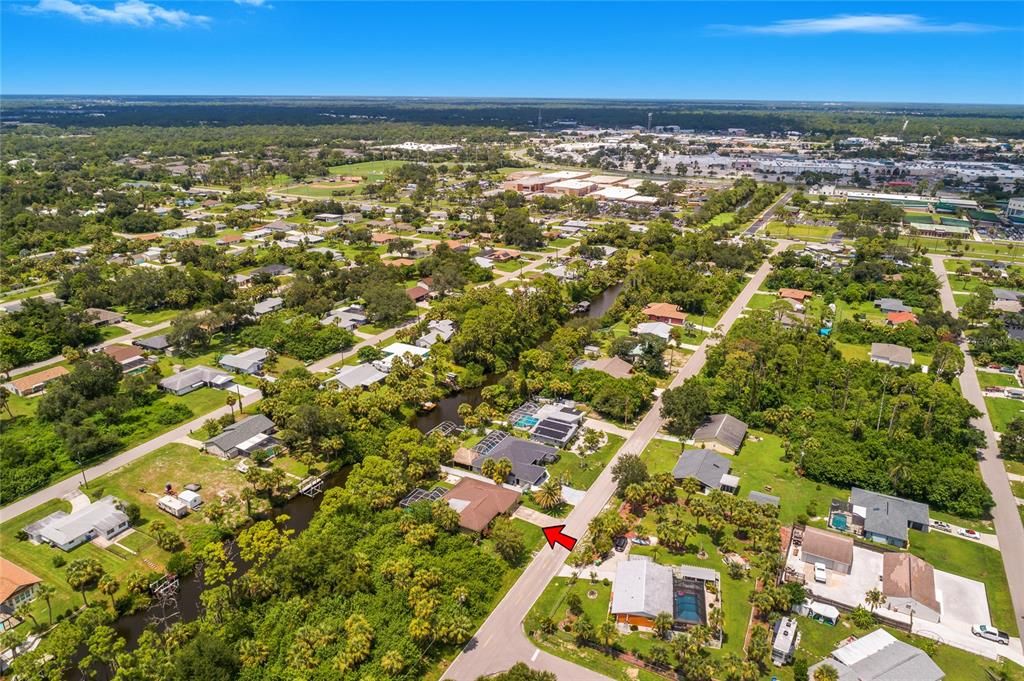 合同活跃: $399,000 (3 贝兹, 2 浴室, 1495 平方英尺)