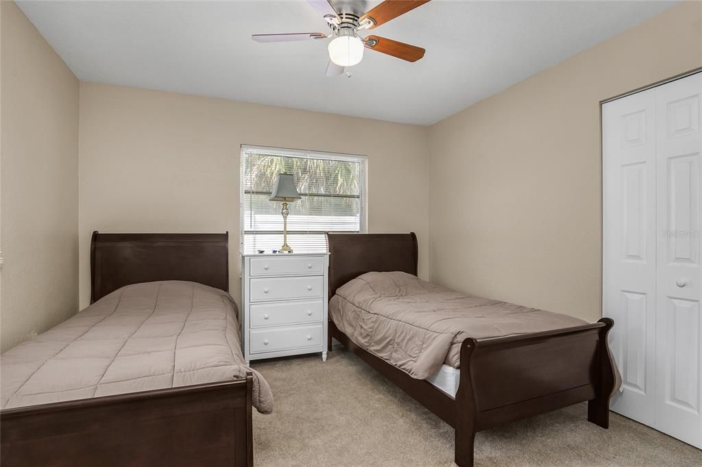 合同活跃: $399,000 (3 贝兹, 2 浴室, 1495 平方英尺)