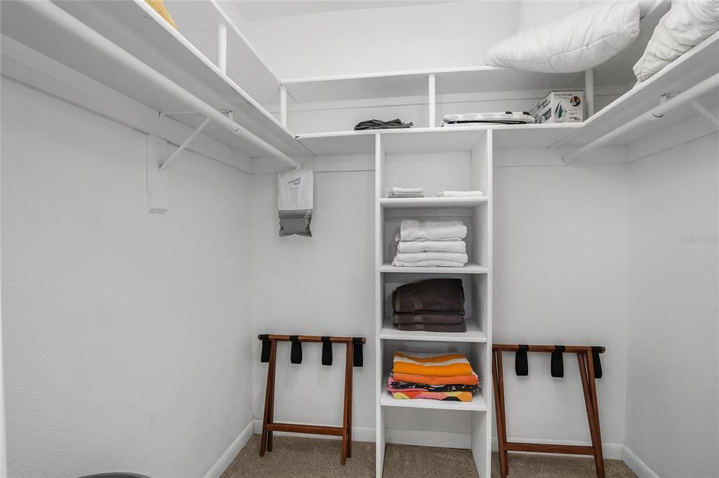 合同活跃: $399,000 (3 贝兹, 2 浴室, 1495 平方英尺)