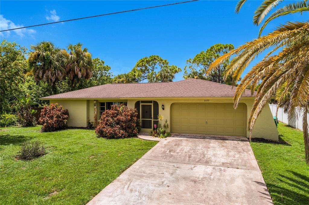 合同活跃: $399,000 (3 贝兹, 2 浴室, 1495 平方英尺)